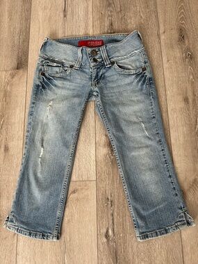 Guess Women’s denim capris